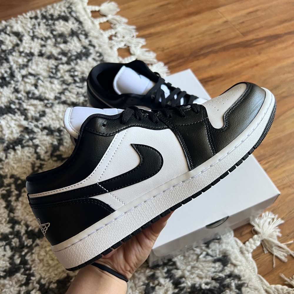 Jordan 1 Low Black and White “Panda” - 11W / 9.5M